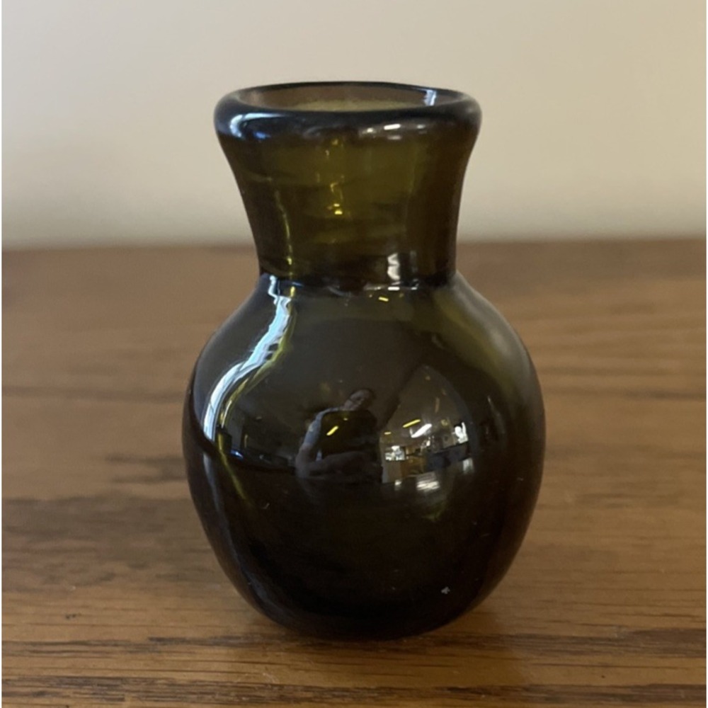 Vintage Miniature Glass Vase Green Glass 2.25"‎ Tall